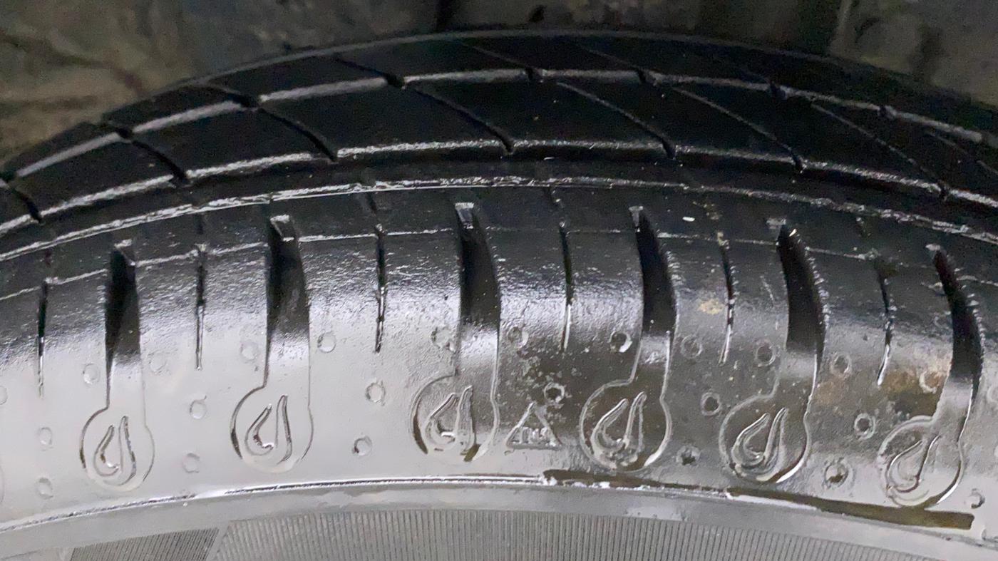 2022 Renault Kwid RXT 1.0 AMT (O), Petrol, Automatic, 12,703 km, Right Front Tyre Tread