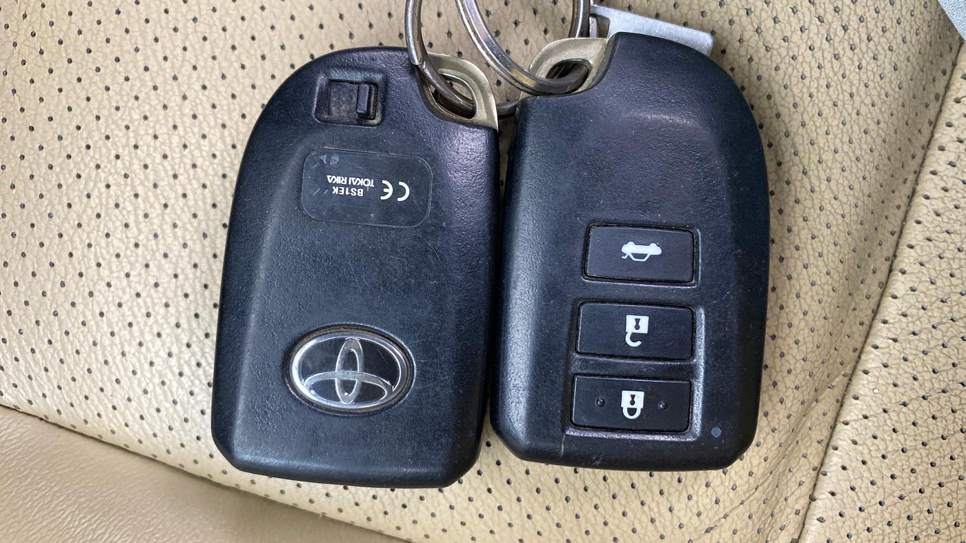 2018 Toyota YARIS VX CVT, Petrol, Automatic, 1,35,905 km, Key Close Up