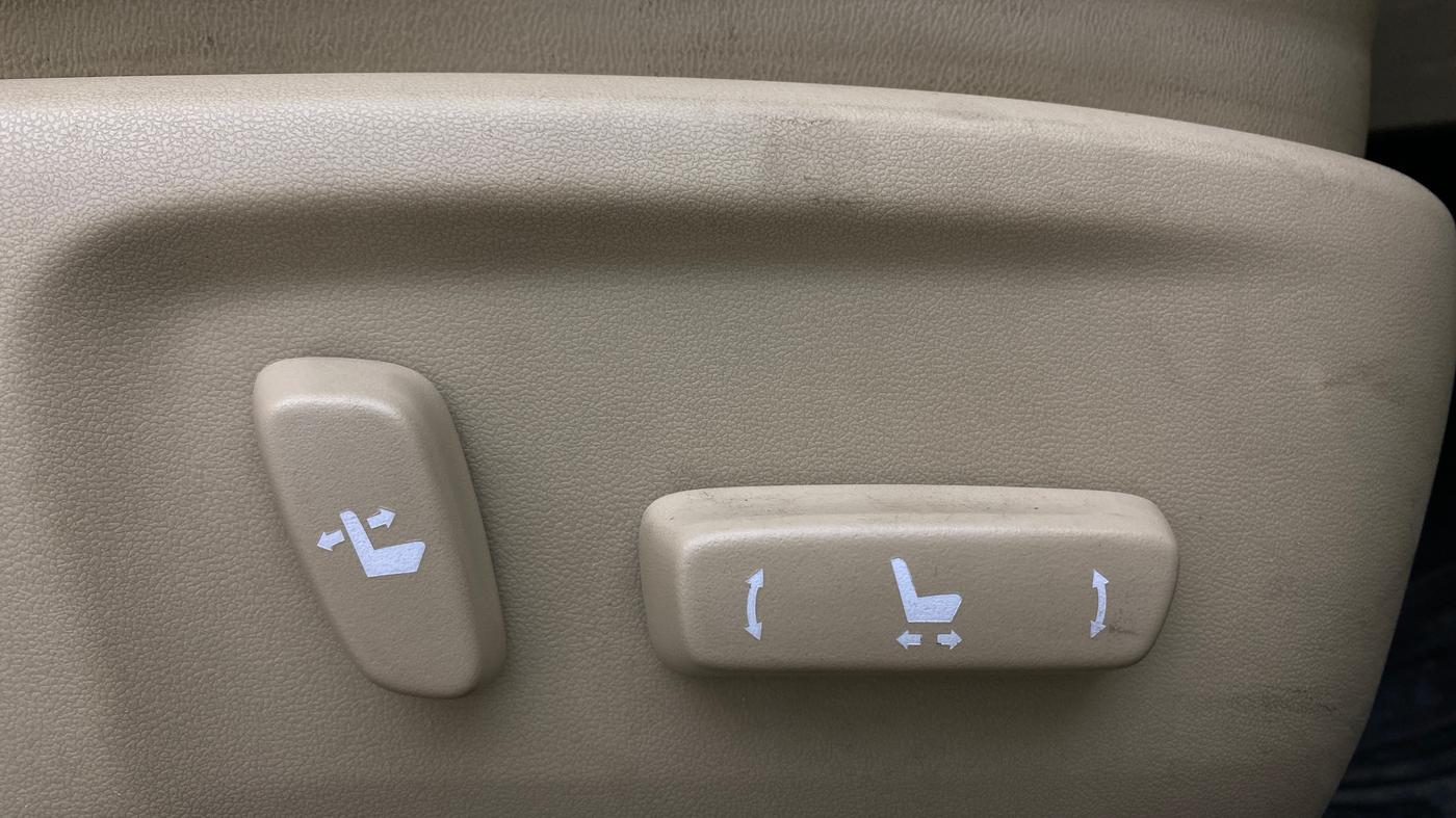 2018 Toyota YARIS VX CVT, Petrol, Automatic, 1,35,905 km, Driver Side Adjustment Panel