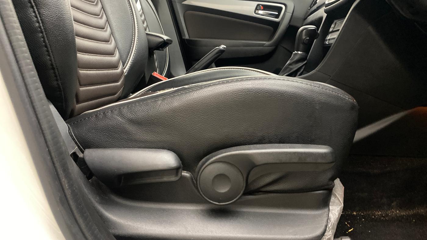 2022 Toyota URBAN CRUISER PREMIUM GRADE AT, Petrol, Automatic, 69,819 km, Driver Side Adjustment Panel