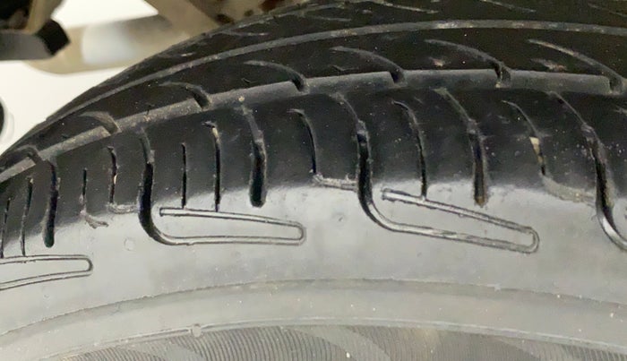 2014 Maruti Wagon R 1.0 LXI CNG, CNG, Manual, 82,958 km, Right Rear Tyre Tread