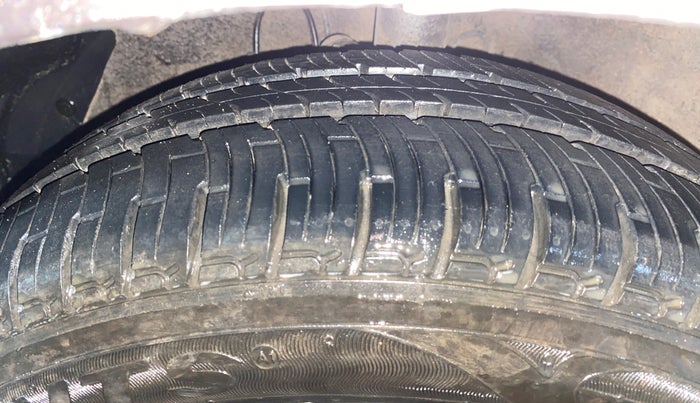 2012 Hyundai i20 SPORTZ 1.2, Petrol, Manual, 39,730 km, Left Front Tyre Tread