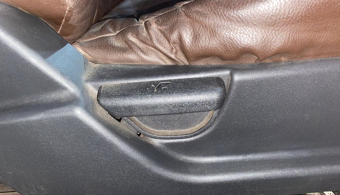 2012 Hyundai i20 SPORTZ 1.2, Petrol, Manual, 39,730 km, Driver Side Adjustment Panel