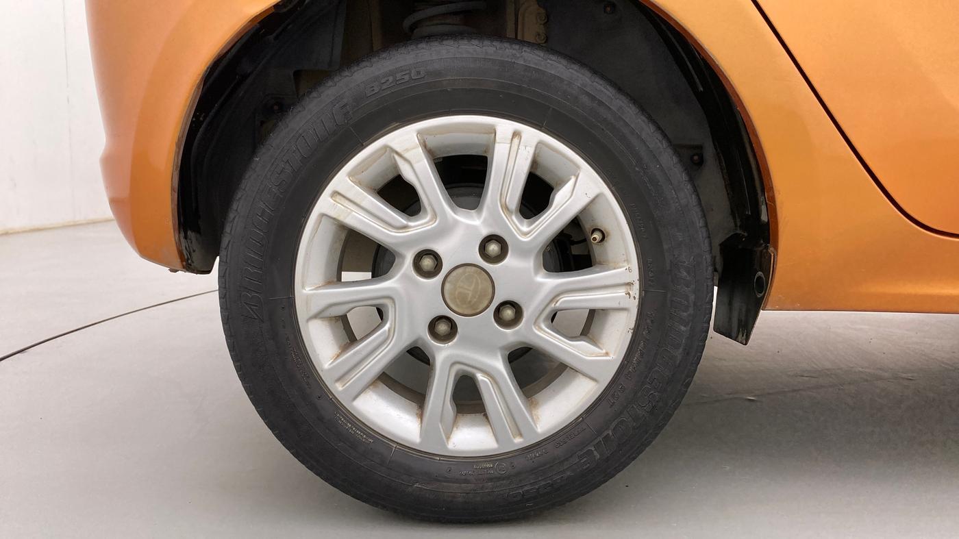 2017 Tata Tiago XZA PETROL, Petrol, Automatic, 31,535 km, Right Rear Wheel