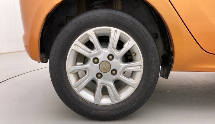 2017 Tata Tiago XZA PETROL, Petrol, Automatic, 31,535 km, Right Rear Wheel