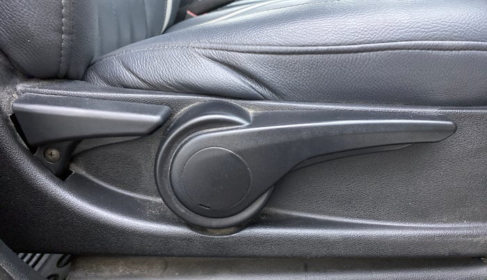 2017 Tata Tiago XZA PETROL, Petrol, Automatic, 31,535 km, Driver Side Adjustment Panel