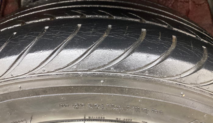 2012 Hyundai i20 SPORTZ 1.2, Petrol, Manual, 33,045 km, Left Rear Tyre Tread