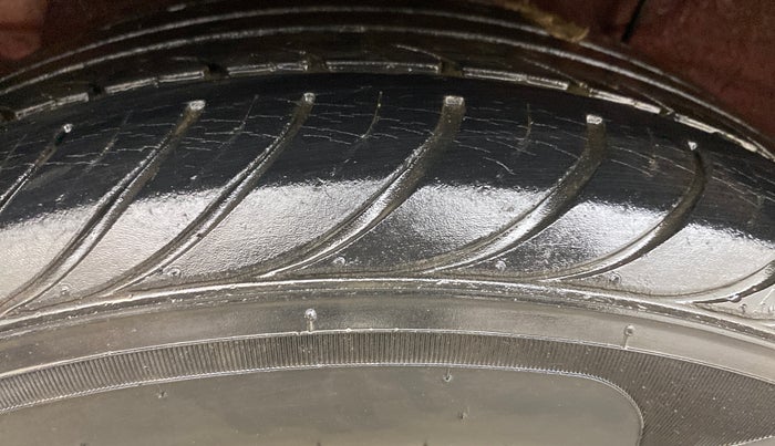 2012 Hyundai i20 SPORTZ 1.2, Petrol, Manual, 33,045 km, Right Rear Tyre Tread