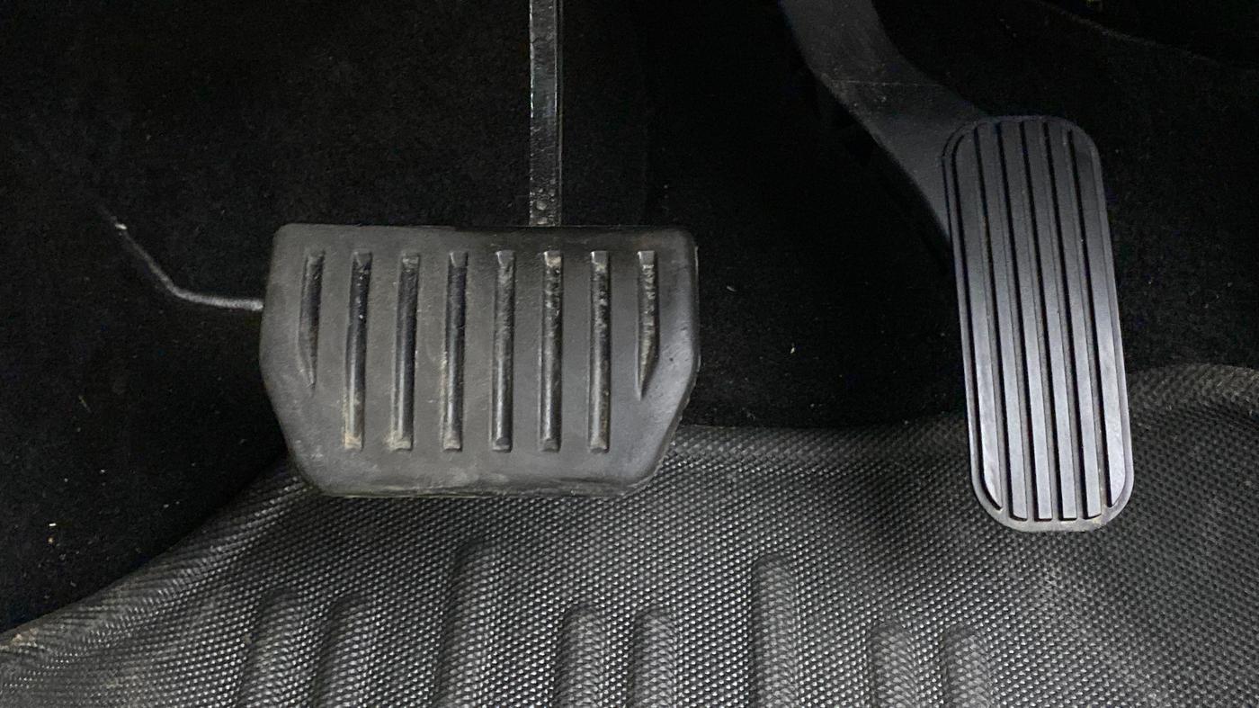 2022 Tata Harrier XZA PLUS JET 2.0L, Diesel, Automatic, 3,922 km, Pedals