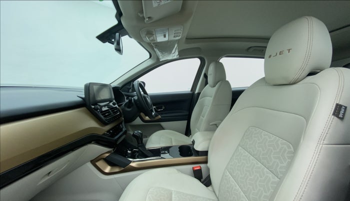 2022 Tata Harrier XZA PLUS JET 2.0L, Diesel, Automatic, 3,922 km, Right Side Front Door Cabin