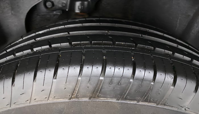 2022 Tata Harrier XZA PLUS JET 2.0L, Diesel, Automatic, 3,922 km, Left Rear Tyre Tread