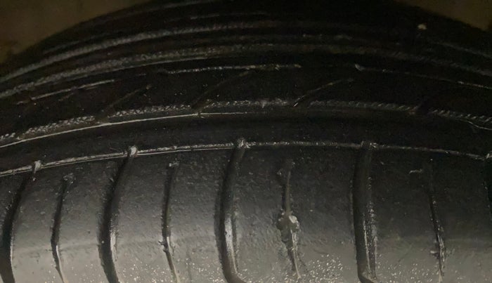 2015 Hyundai Grand i10 ASTA AT 1.2 KAPPA VTVT, Petrol, Automatic, 60,738 km, Right Front Tyre Tread