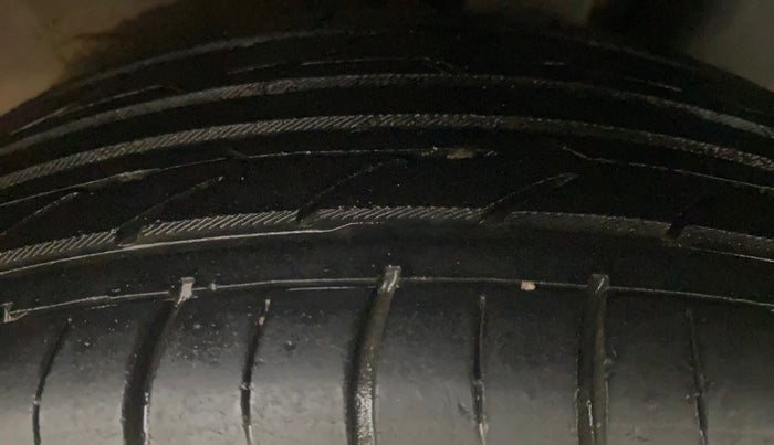 2015 Hyundai Grand i10 ASTA AT 1.2 KAPPA VTVT, Petrol, Automatic, 60,738 km, Left Rear Tyre Tread