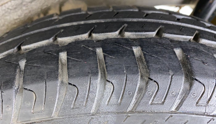 2017 Maruti Wagon R 1.0 LXI, Petrol, Manual, 18,805 km, Left Rear Tyre Tread