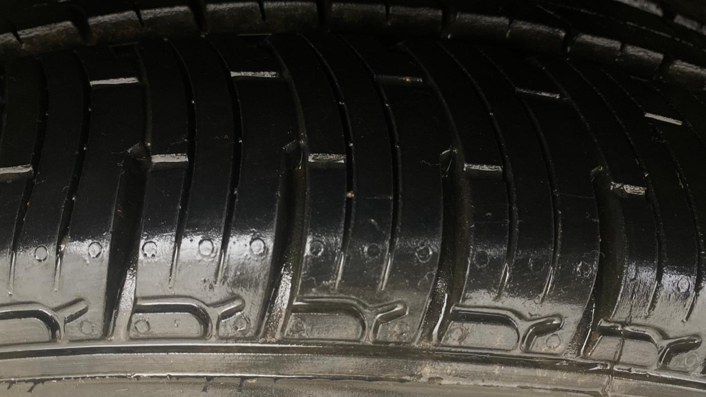 2014 Hyundai i20 SPORTZ 1.2, Petrol, Manual, 60,146 km, Right Front Tyre Tread