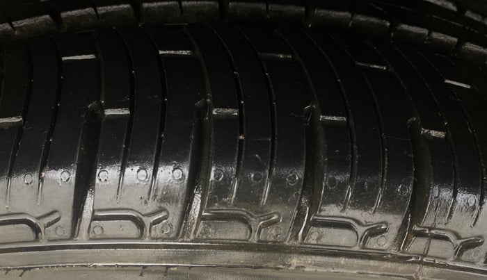 2014 Hyundai i20 SPORTZ 1.2, Petrol, Manual, 60,146 km, Right Front Tyre Tread