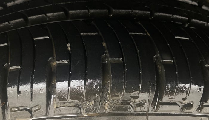 2014 Hyundai i20 SPORTZ 1.2, Petrol, Manual, 60,146 km, Left Front Tyre Tread