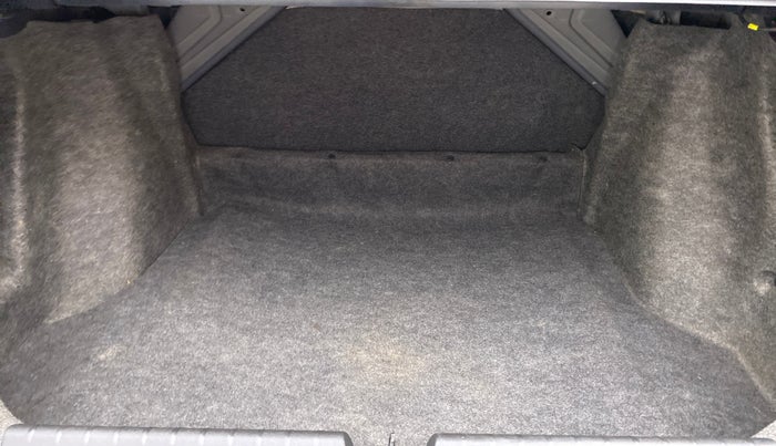 2016 Honda City V MT PETROL, Petrol, Manual, 40,715 km, Boot Inside