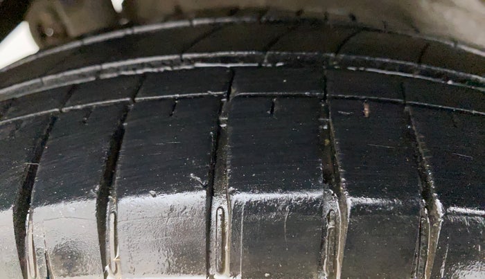 2013 Maruti Wagon R 1.0 LXI, Petrol, Manual, 46,225 km, Right Rear Tyre Tread