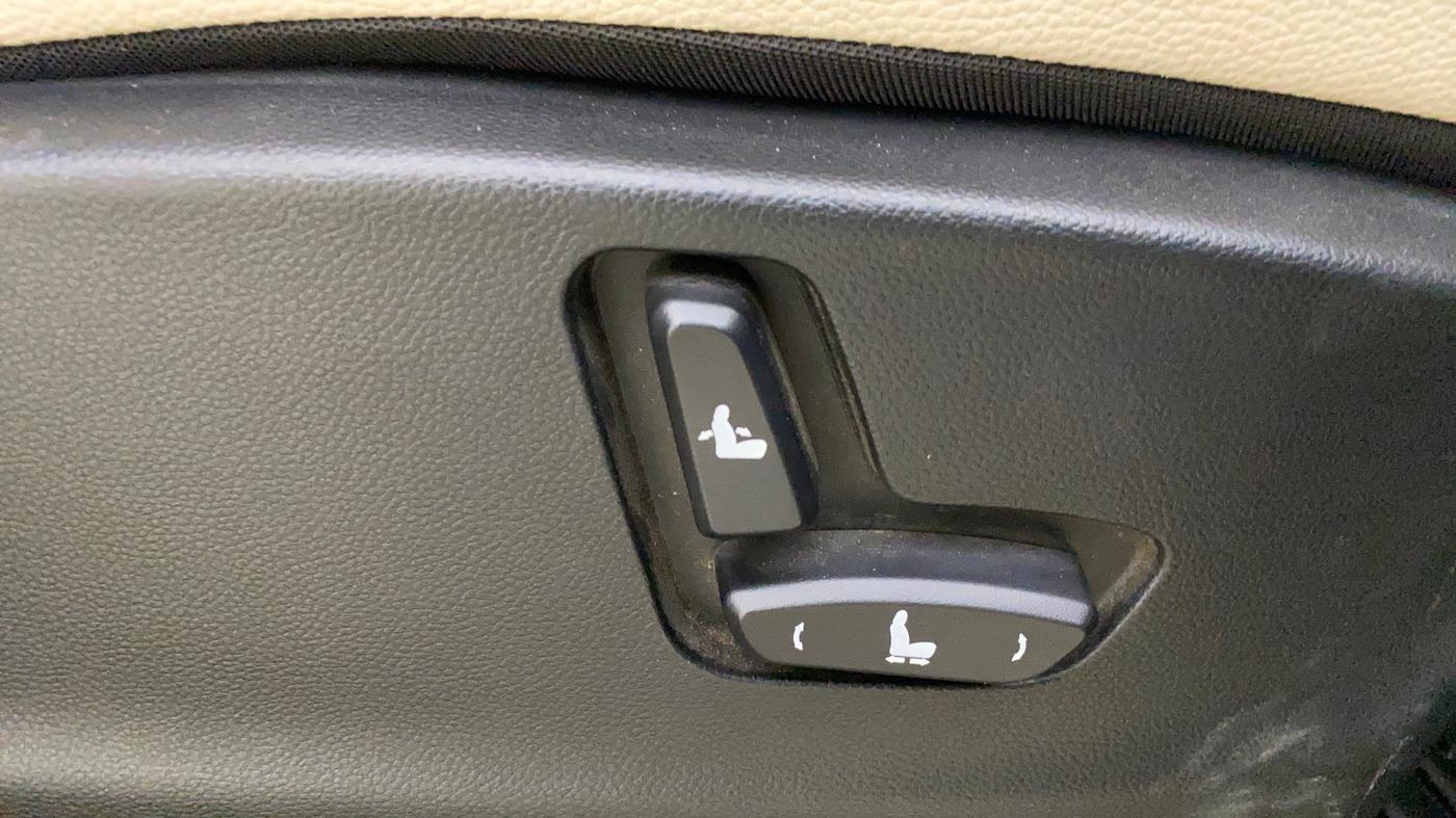 2024 MG HECTOR SAVVY PRO 1.5 TURBO CVT PETROL, Petrol, Automatic, 11,193 km, Driver Side Adjustment Panel