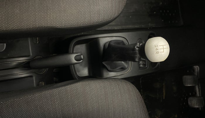 2015 Tata Nano TWIST XE, Petrol, Manual, 43,768 km, Gear Lever