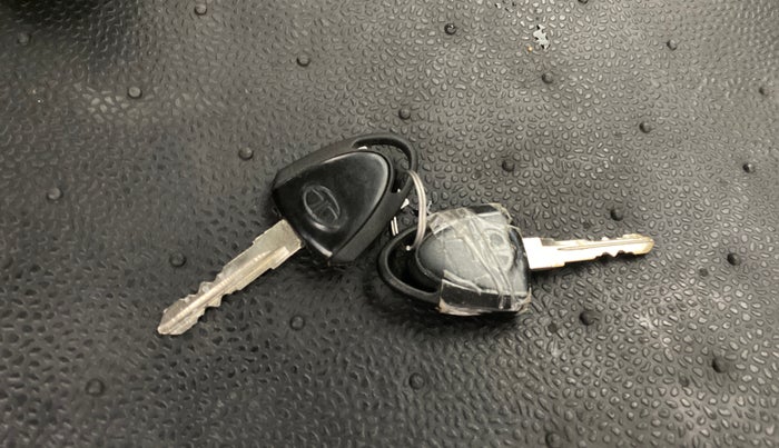 2015 Tata Nano TWIST XE, Petrol, Manual, 43,768 km, Key Close Up