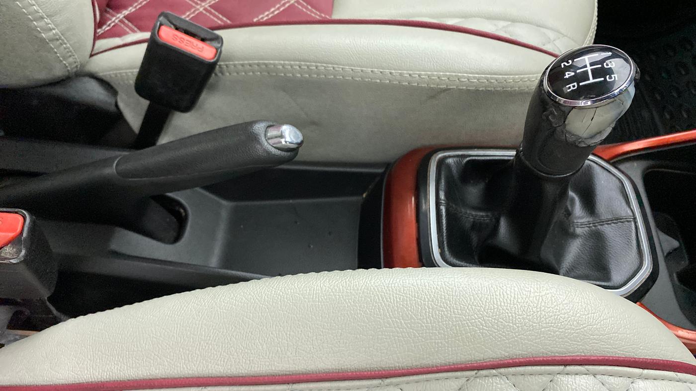 2017 Maruti IGNIS ALPHA 1.3, Diesel, Manual, 58,613 km, Gear Lever
