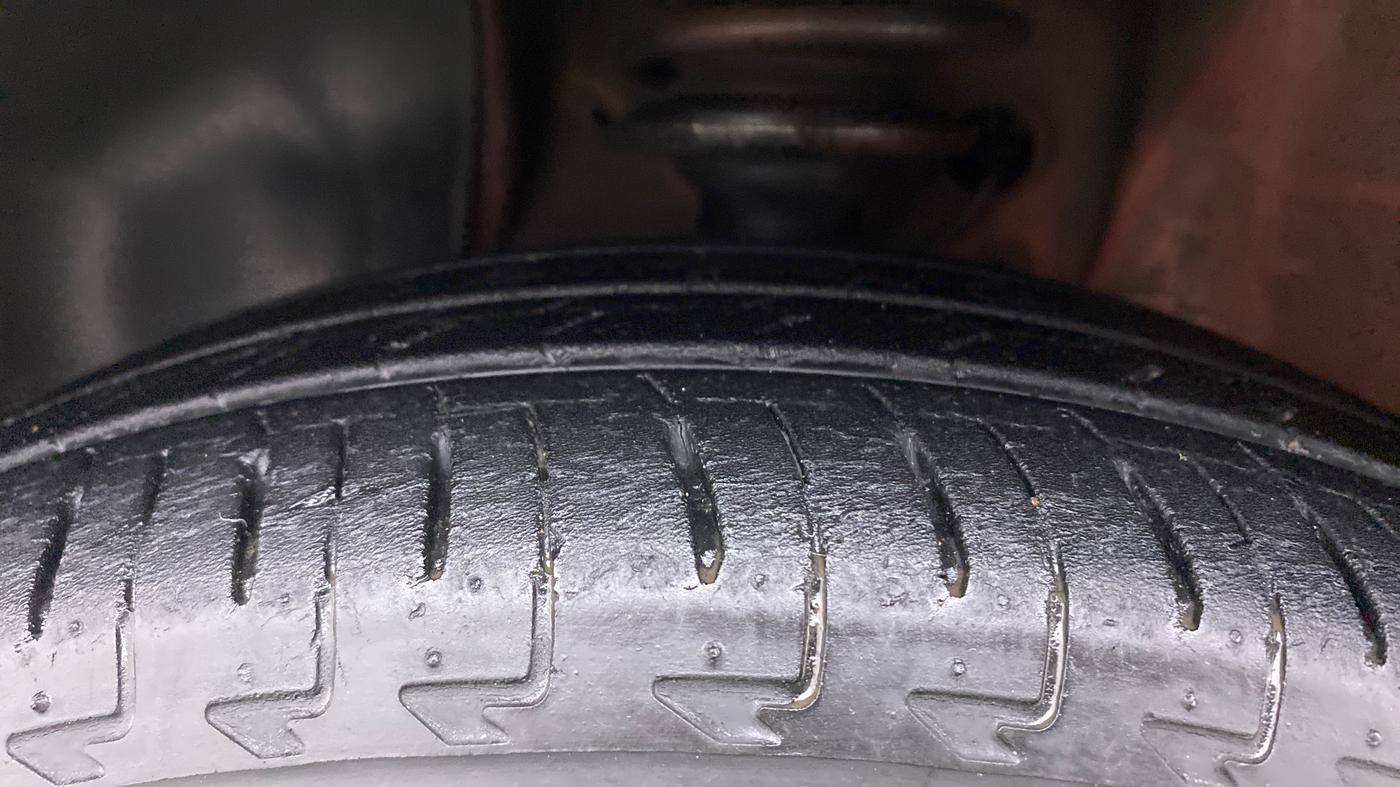 2017 Maruti IGNIS ALPHA 1.3, Diesel, Manual, 58,613 km, Left Front Tyre Tread