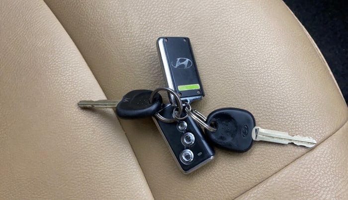 2013 Hyundai i10 SPORTZ 1.2 AT, Petrol, Automatic, 21,592 km, Key Close Up