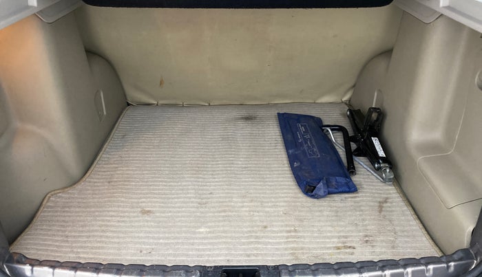 2013 Nissan Terrano XL PLUS 85 PS DEISEL, Diesel, Manual, 76,569 km, Boot Inside