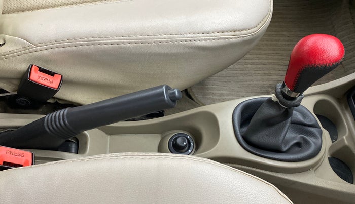 2013 Nissan Terrano XL PLUS 85 PS DEISEL, Diesel, Manual, 76,569 km, Gear Lever