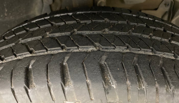 2013 Nissan Terrano XL PLUS 85 PS DEISEL, Diesel, Manual, 76,569 km, Right Front Tyre Tread