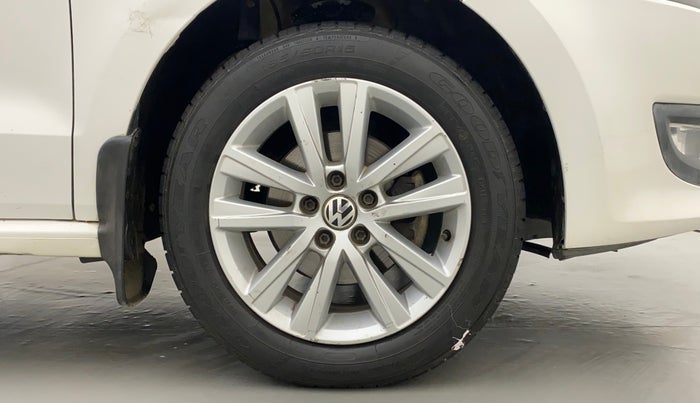 2014 Volkswagen Polo HIGHLINE1.2L, Petrol, Manual, 69,527 km, Right Front Wheel