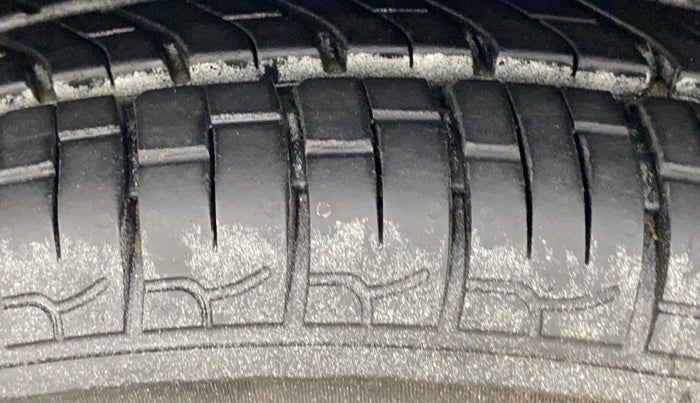 2019 Hyundai NEW SANTRO MAGNA AMT, Petrol, Automatic, 61,228 km, Left Front Tyre Tread