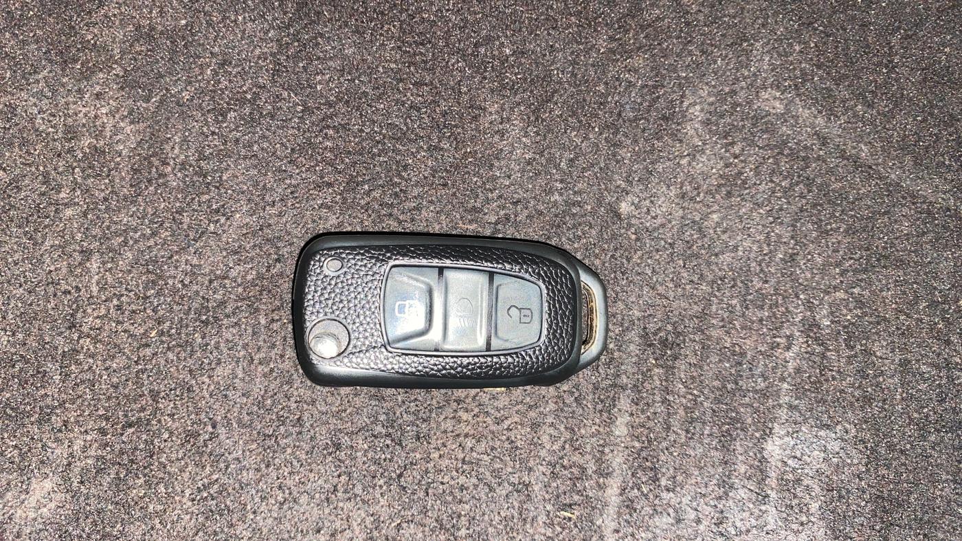 2014 Tata Zest XMS PETROL, Petrol, Manual, 33,924 km, Key Close Up