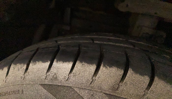 2015 Maruti Swift Dzire LXI, Petrol, Manual, 92,052 km, Left Front Tyre Tread