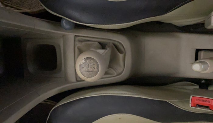 2015 Maruti Swift Dzire LXI, Petrol, Manual, 92,052 km, Gear Lever