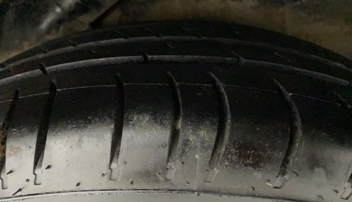2011 Hyundai i10 MAGNA 1.2, Petrol, Manual, 42,588 km, Left Rear Tyre Tread