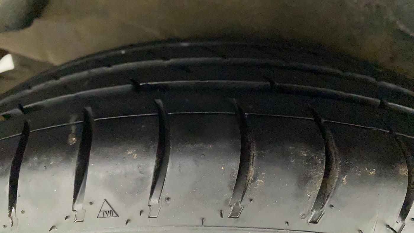 2011 Hyundai i10 MAGNA 1.2, Petrol, Manual, 42,588 km, Right Rear Tyre Tread