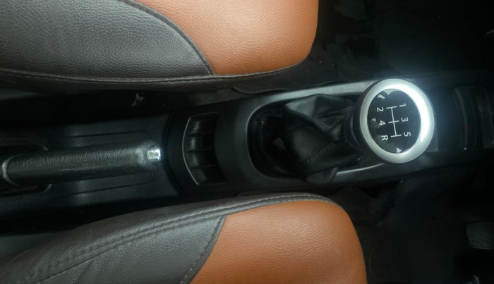 2014 Maruti Wagon R 1.0 VXI, Petrol, Manual, 67,220 km, Gear Lever