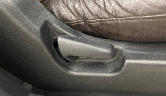 2014 Maruti Wagon R 1.0 VXI, Petrol, Manual, 67,220 km, Driver Side Adjustment Panel