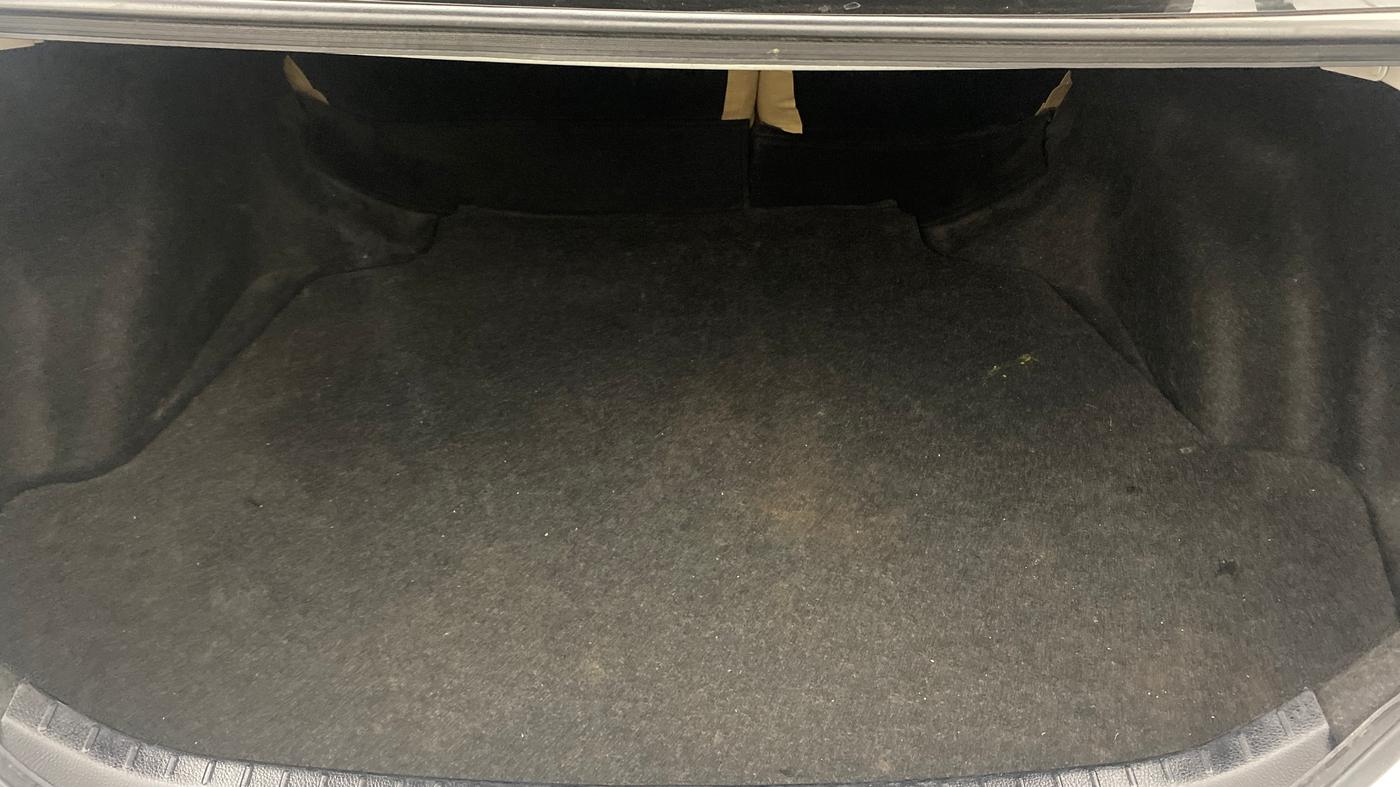 2015 Toyota Corolla Altis J DIESEL, Diesel, Manual, 1,05,565 km, Boot Inside