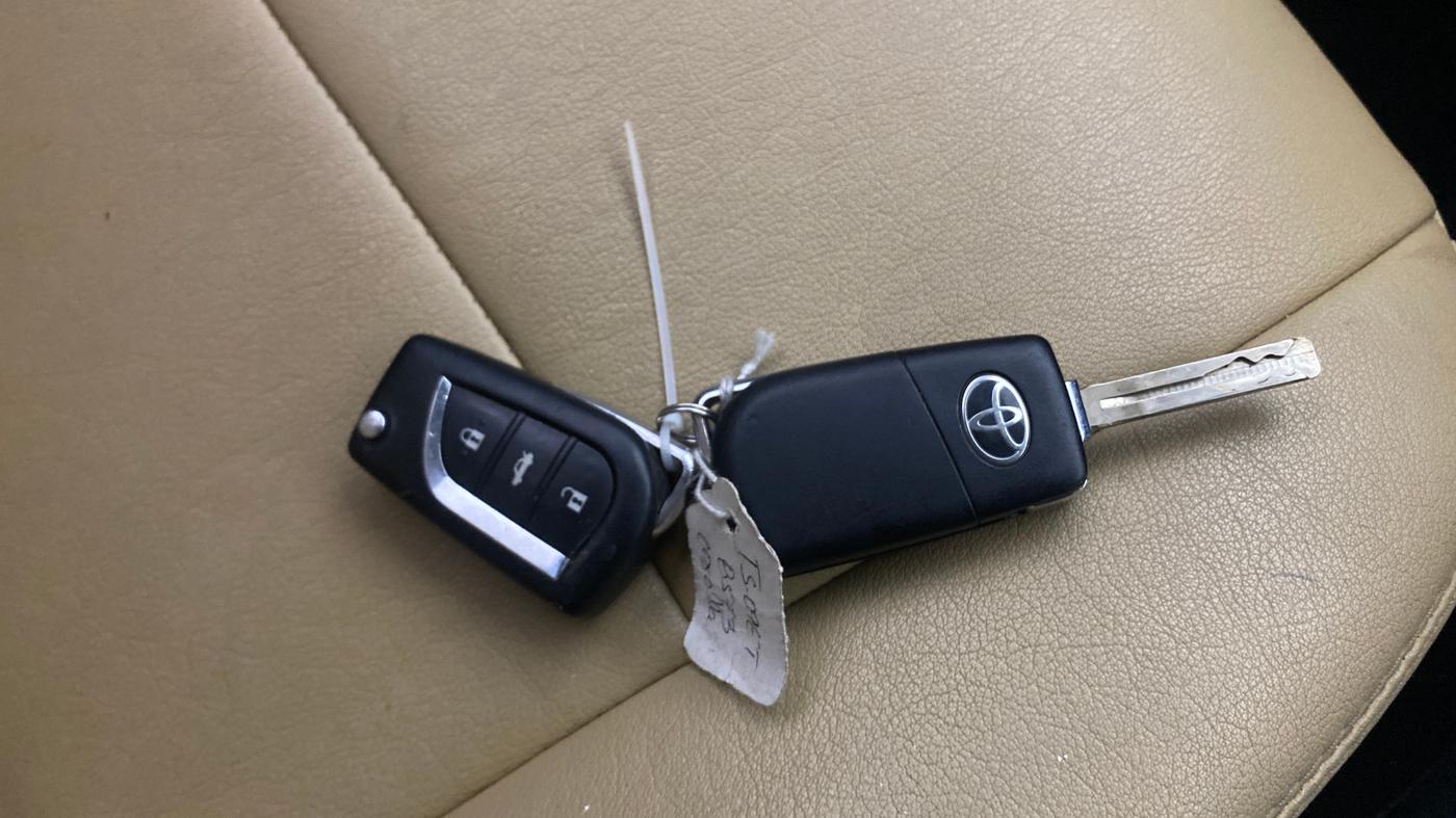 2015 Toyota Corolla Altis J DIESEL, Diesel, Manual, 1,05,565 km, Key Close Up