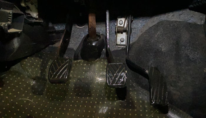 2013 Maruti Wagon R 1.0 VXI, Petrol, Manual, 70,066 km, Pedals