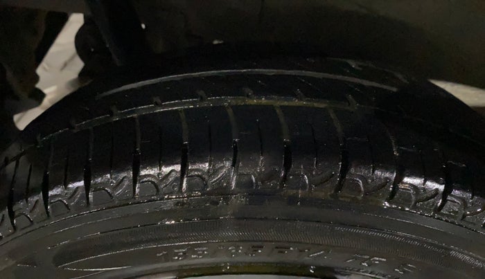 2013 Maruti Wagon R 1.0 VXI, Petrol, Manual, 70,066 km, Right Rear Tyre Tread