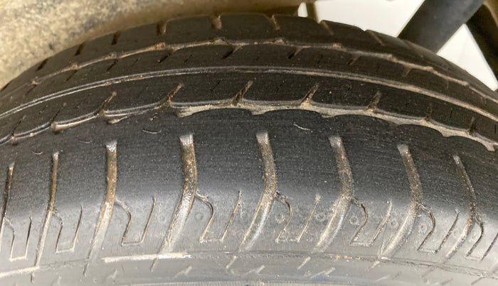 2016 Maruti Wagon R 1.0 VXI AMT, Petrol, Automatic, 72,117 km, Left Rear Tyre Tread
