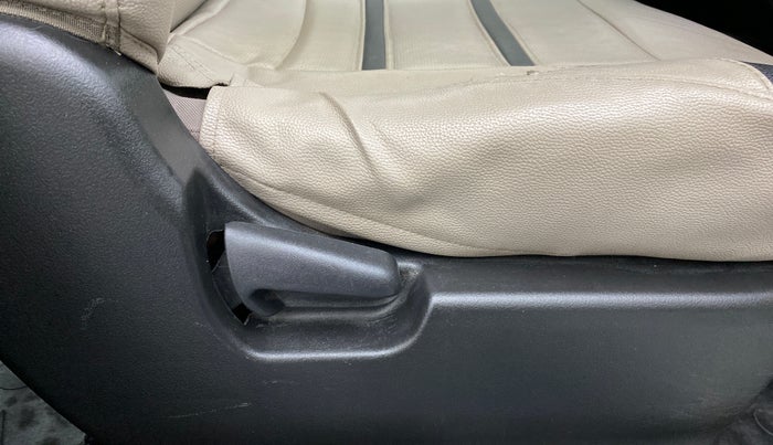 2016 Maruti Wagon R 1.0 VXI AMT, Petrol, Automatic, 72,117 km, Driver Side Adjustment Panel
