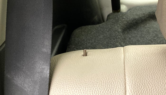 2016 Maruti Wagon R 1.0 VXI AMT, Petrol, Automatic, 72,117 km, Second-row right seat - Seat adjuster lever broken but working