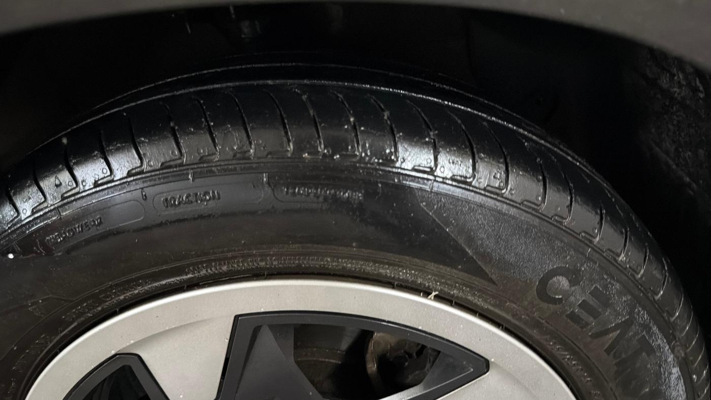 2025 Hyundai EXTER SX 1.2 MT Hy-CNG Duo , CNG, Manual, 29,408 km, Right Front Tyre Tread