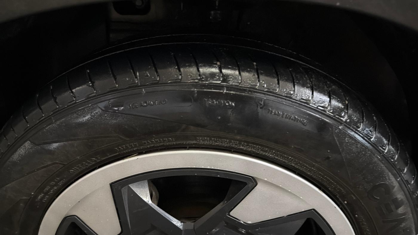 2025 Hyundai EXTER SX 1.2 MT Hy-CNG Duo , CNG, Manual, 29,408 km, Left Front Tyre Tread